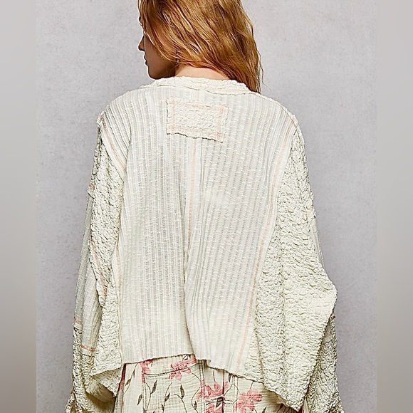 👀 ♥️POL V-Neck Long Sleeve Top with Stitch Detail- Off White - Picture 4 of 7